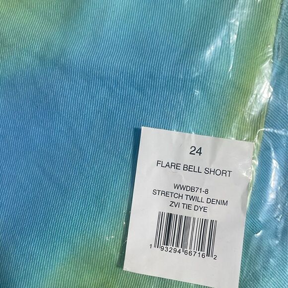 WEWOREWHAT Tie Dye Stretch Twill Denim Flare Bell Shorts Size 24 NWT/NIB - Picture 6 of 6